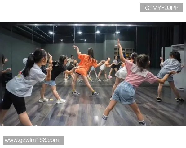 广州街舞队的阵地战体系与街舞战术的深度解析与实践探索 广州街舞队的阵地战体系与街舞战术的深度解析与实践探索