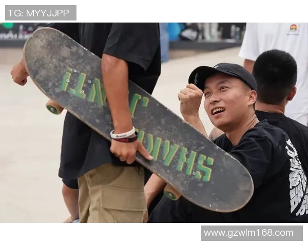 成都滑板队以54分领跑滑板精英赛积分榜展现强劲实力 成都滑板队以54分领跑滑板精英赛积分榜展现强劲实力