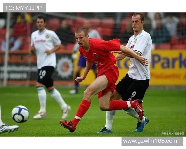 登博思与海尔蒙特的激烈对决揭示了足球战术与团队合作的重要性