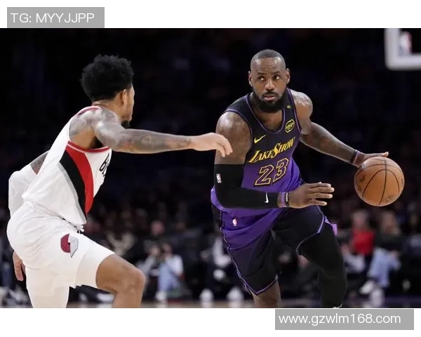 詹姆斯与开拓者激烈对决精彩瞬间回顾与图片分享