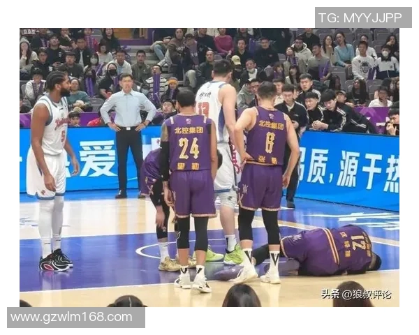 北控与广厦激战CBA联赛巅峰对决球迷期待精彩瞬间与战术较量 北控与广厦激战CBA联赛巅峰对决球迷期待精彩瞬间与战术较量