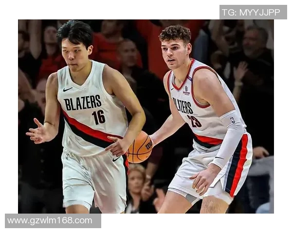 雷霆与开拓者第四场激战回顾双方球员表现与战术分析