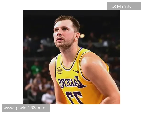 湖人对阵勇士精彩直播录像回顾与赛后分析全景呈现