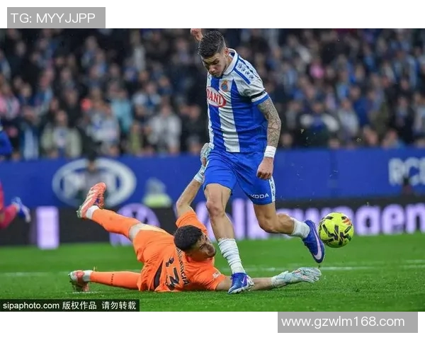 艾尔切主场迎战巴萨双方争夺西甲宝贵积分的激烈对决