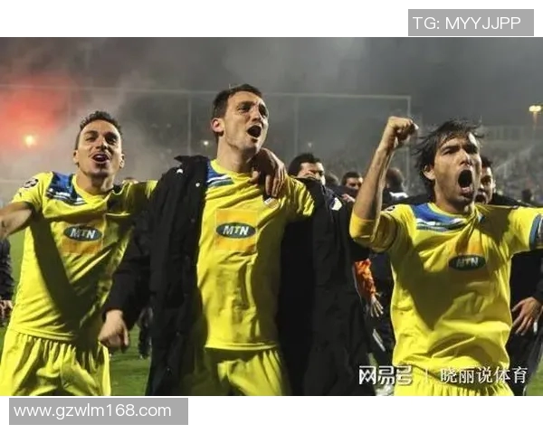 塞维利亚与希腊的足球对决展现激情与实力的较量 塞维利亚与希腊的足球对决展现激情与实力的较量